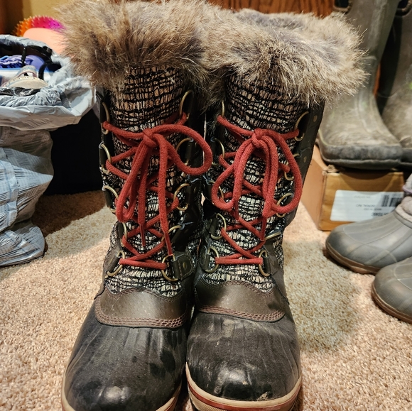 Size 9 woman's sorel boots - Picture 4 of 4